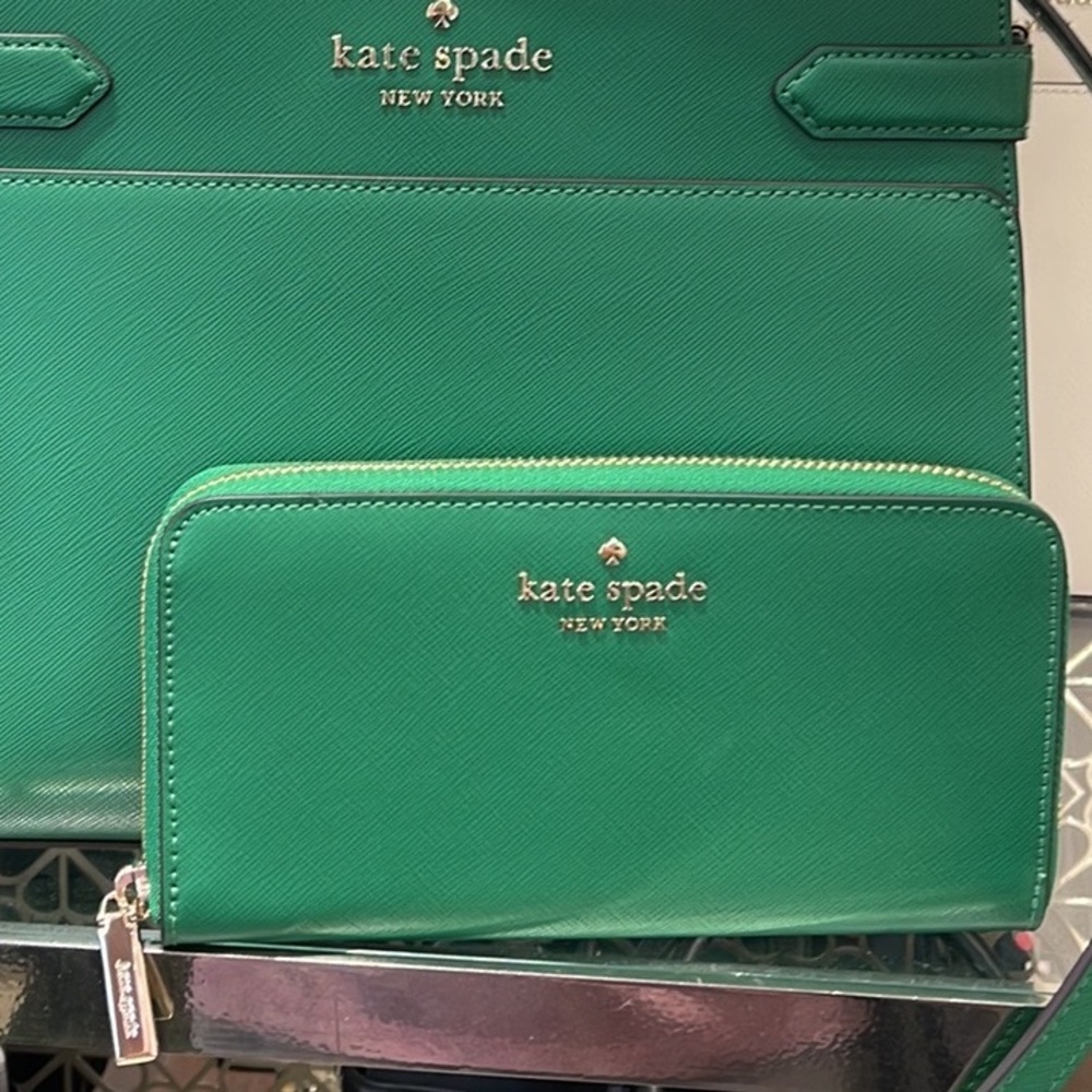 Kate Spade Staci Large Continental Wallet 
Green Bean - Picture 15 of 16